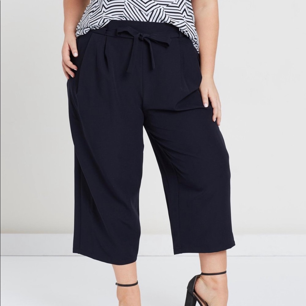 NWT Rebel Wilson X Angels Culotte Black Capri Paperbag Pleated Pants